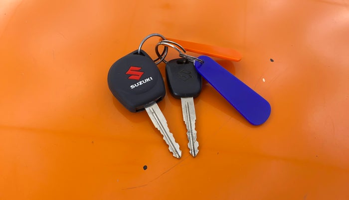 2020 Maruti S PRESSO VXI CNG, CNG, Manual, 75,908 km, Key Close Up