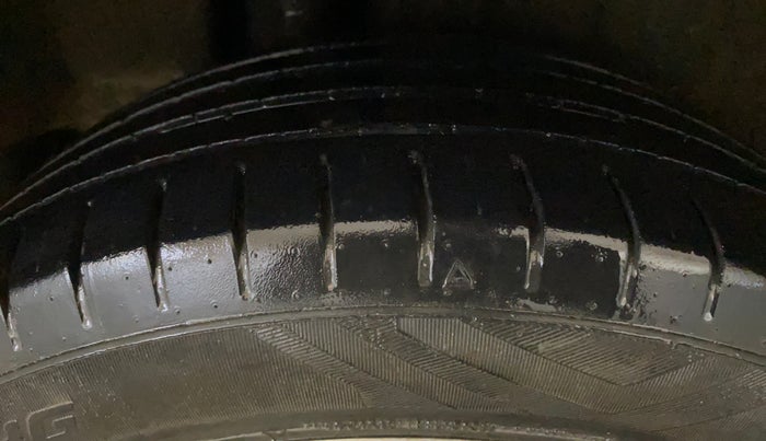 2019 Maruti Ciaz ALPHA  AT 1.5 SHVS PETROL, Petrol, Automatic, 90,128 km, Right Rear Tyre Tread