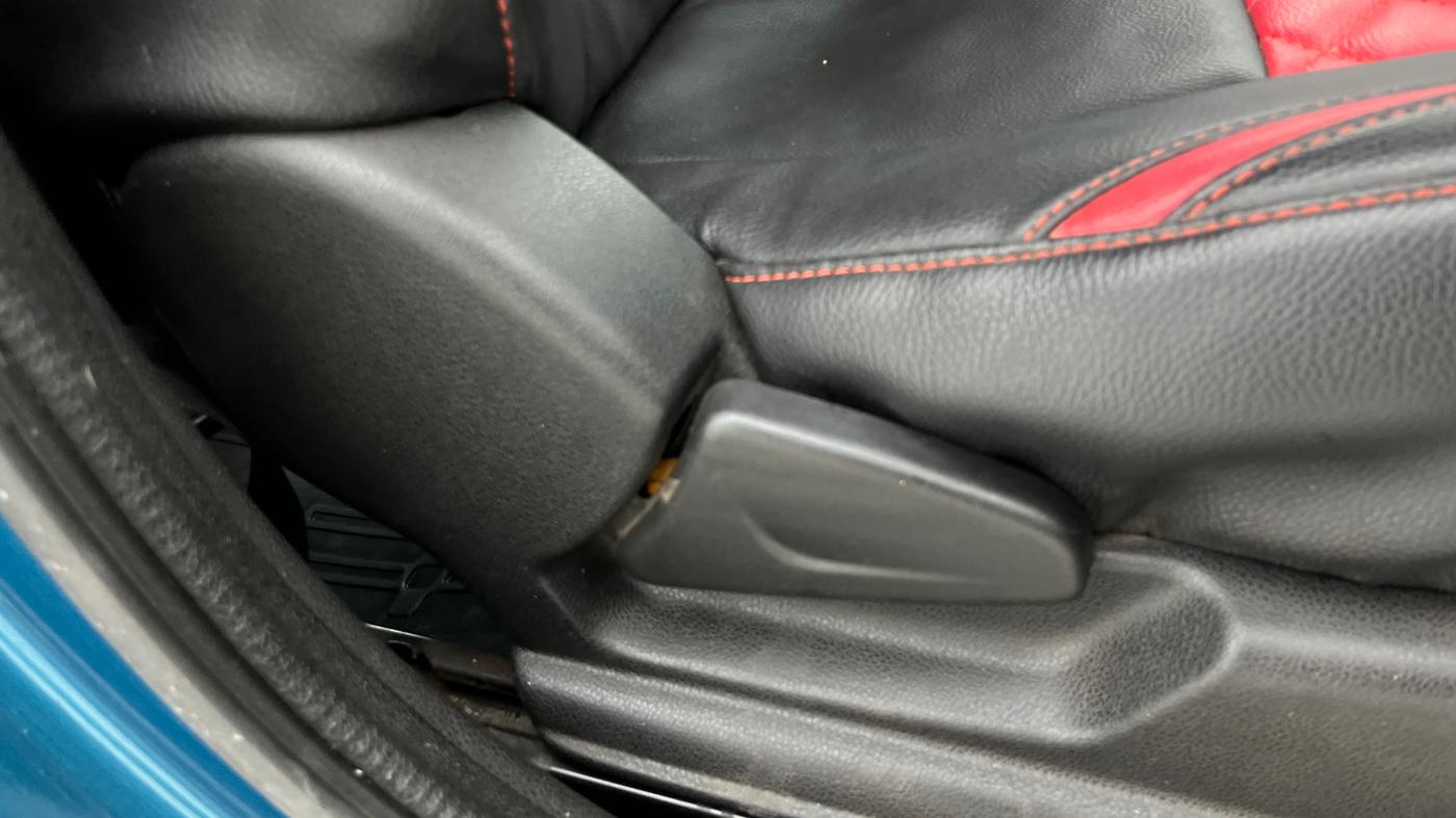 2020 Renault Kwid RXT 1.0 (O), Petrol, Manual, 46,624 km, Driver Side Adjustment Panel