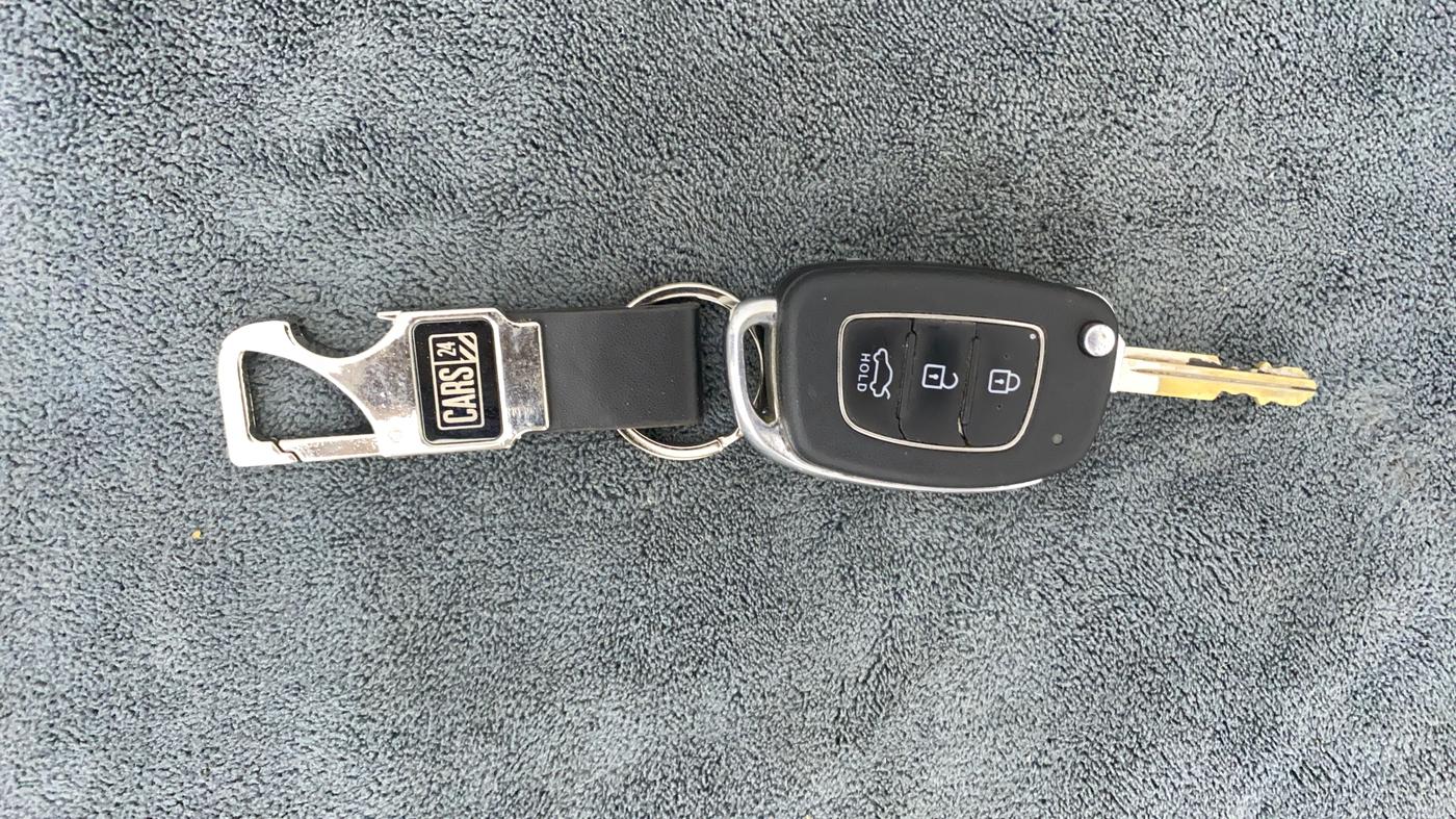 2021 Hyundai AURA S 1.2 CNG, CNG, Manual, 66,390 km, Key Close Up