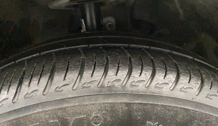 2019 Maruti Baleno DELTA PETROL 1.2, Petrol, Manual, 30,401 km, Right Front Tyre Tread