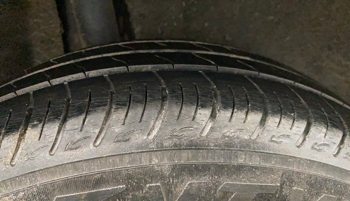 2019 Maruti Baleno DELTA PETROL 1.2, Petrol, Manual, 30,401 km, Right Rear Tyre Tread