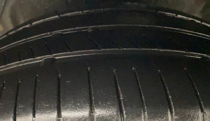 2014 Hyundai i20 ASTA 1.2, Petrol, Manual, 99,946 km, Left Front Tyre Tread