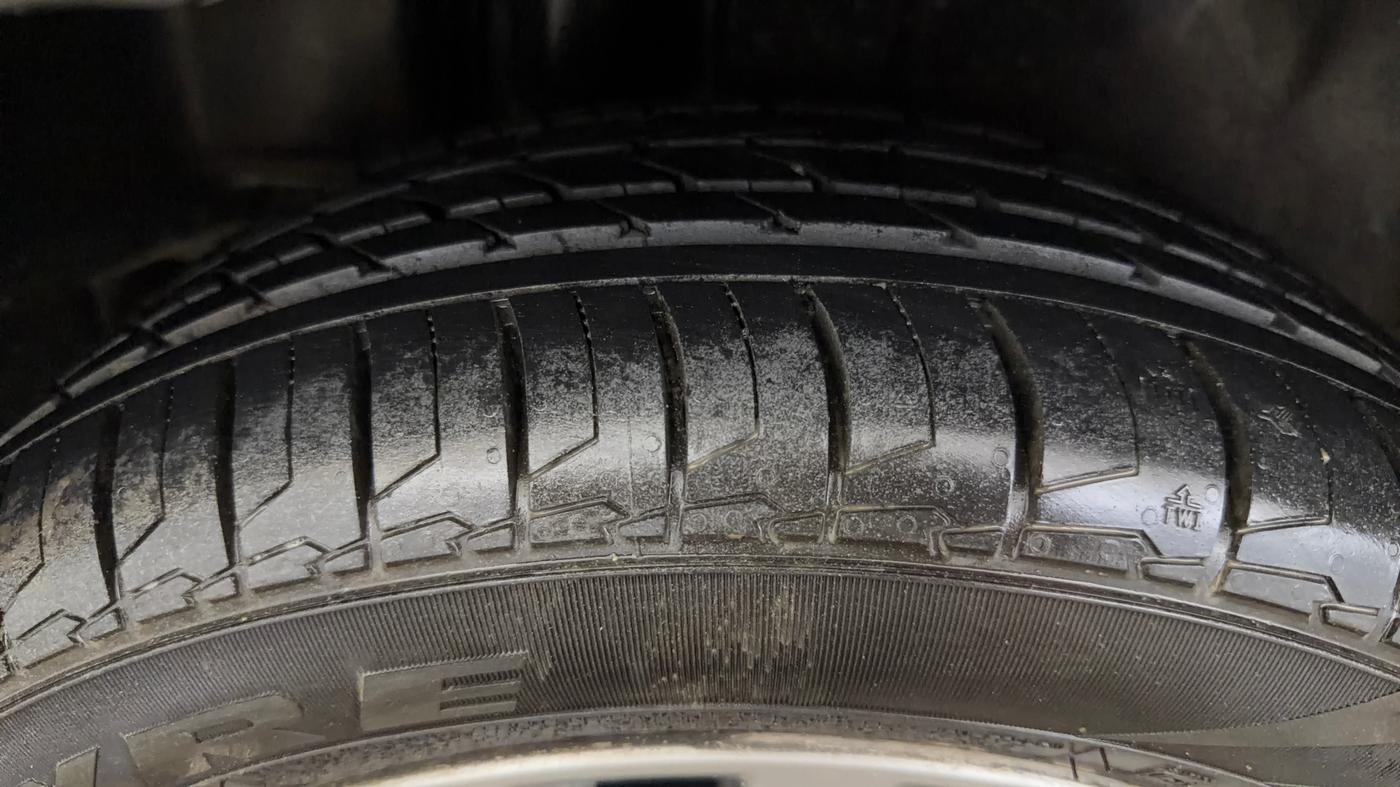 2015 Maruti Ciaz ZXI, Petrol, Manual, 61,067 km, Right Rear Tyre Tread