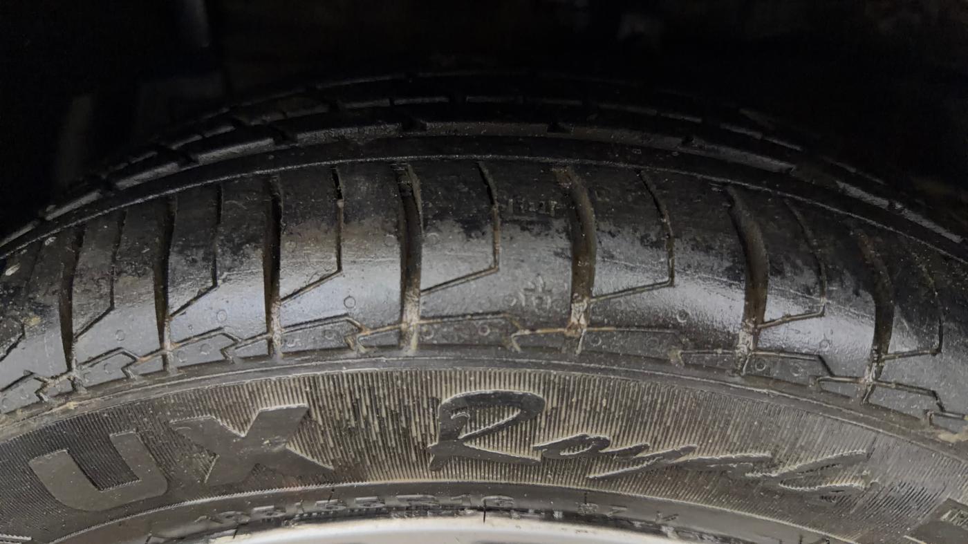 2015 Maruti Ciaz ZXI, Petrol, Manual, 61,067 km, Left Front Tyre Tread