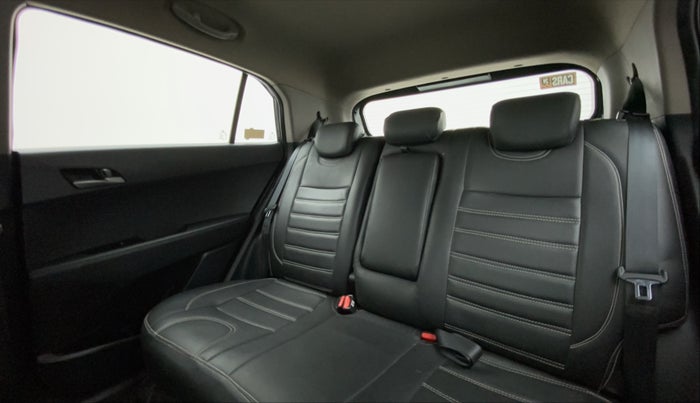 2017 Hyundai Creta SX PLUS AT 1.6 PETROL, Petrol, Automatic, 1,07,329 km, Right Side Rear Door Cabin