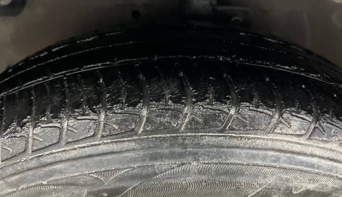 2016 Maruti Celerio VXI AMT, Petrol, Automatic, 40,340 km, Left Front Tyre Tread