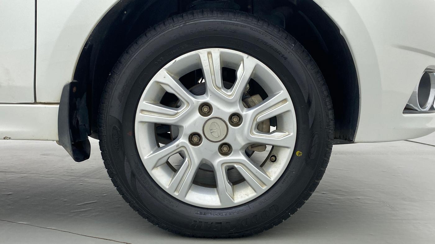 2018 Tata Tiago XZ 1.2 REVOTRON, Petrol, Manual, 50,999 km, Right Front Wheel