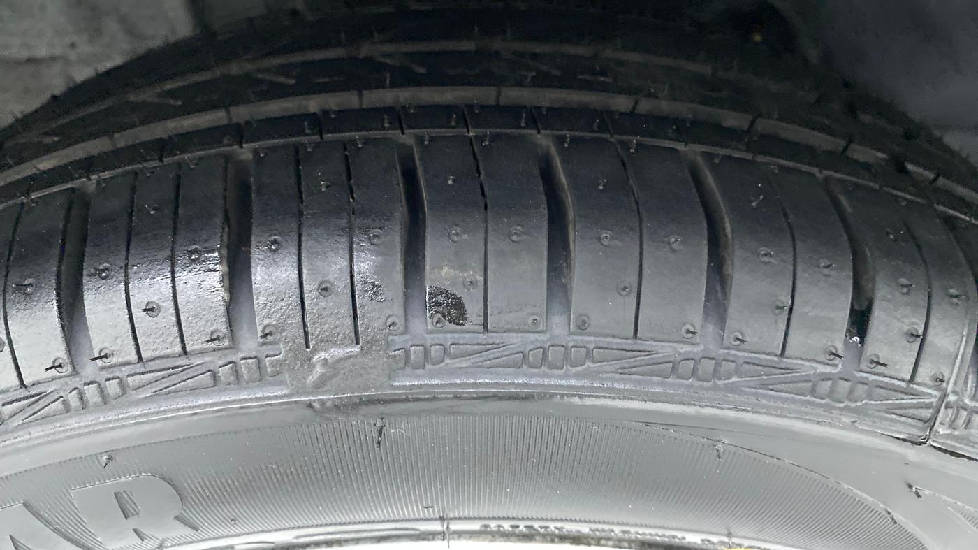 2018 Tata Tiago XZ 1.2 REVOTRON, Petrol, Manual, 50,999 km, Right Rear Tyre Tread