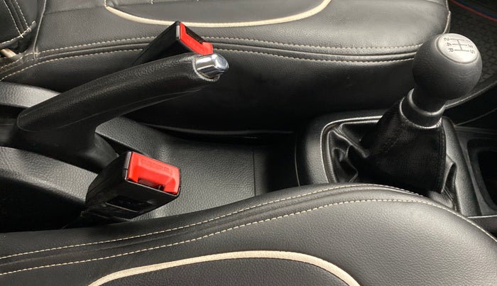 2013 Maruti Swift VDI, Diesel, Manual, 48,500 km, Gear Lever