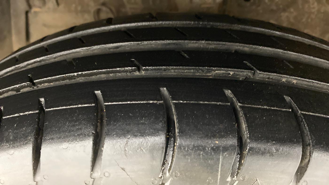 2013 Maruti Swift VDI, Diesel, Manual, 48,500 km, Left Front Tyre Tread