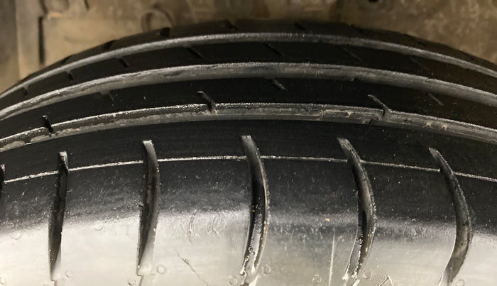 2013 Maruti Swift VDI, Diesel, Manual, 48,500 km, Left Front Tyre Tread
