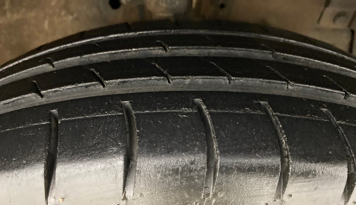 2013 Maruti Swift VDI, Diesel, Manual, 48,500 km, Right Front Tyre Tread