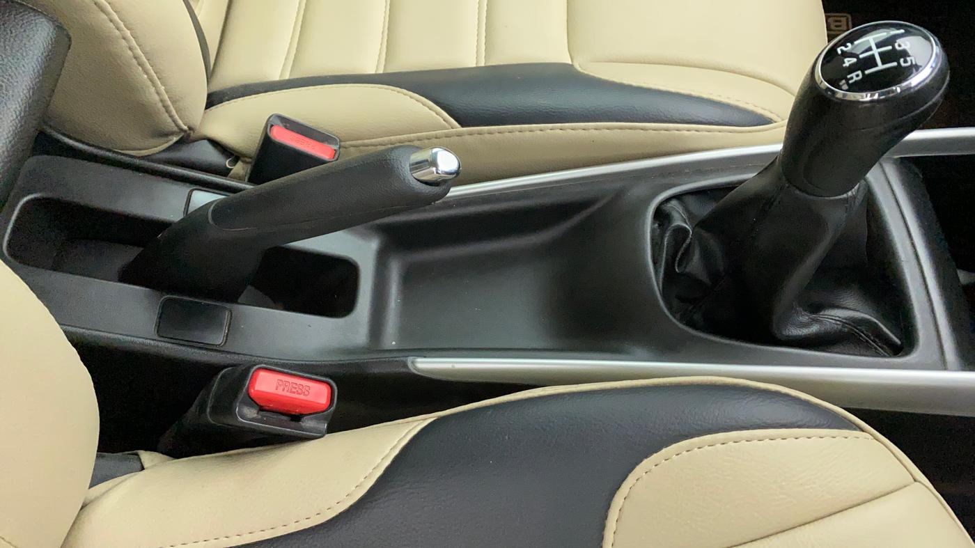 2017 Maruti Baleno ALPHA 1.2 K12, Petrol, Manual, 28,682 km, Gear Lever