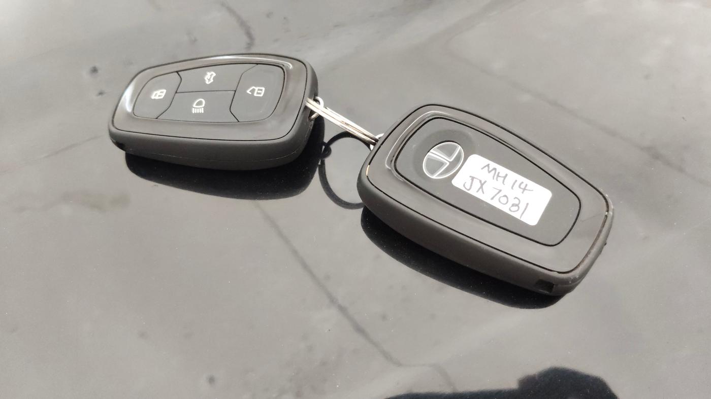 2022 Tata NEXON XZA PLUS (O) DIESEL DARK EDITION, Diesel, Automatic, 42,604 km, Key Close Up