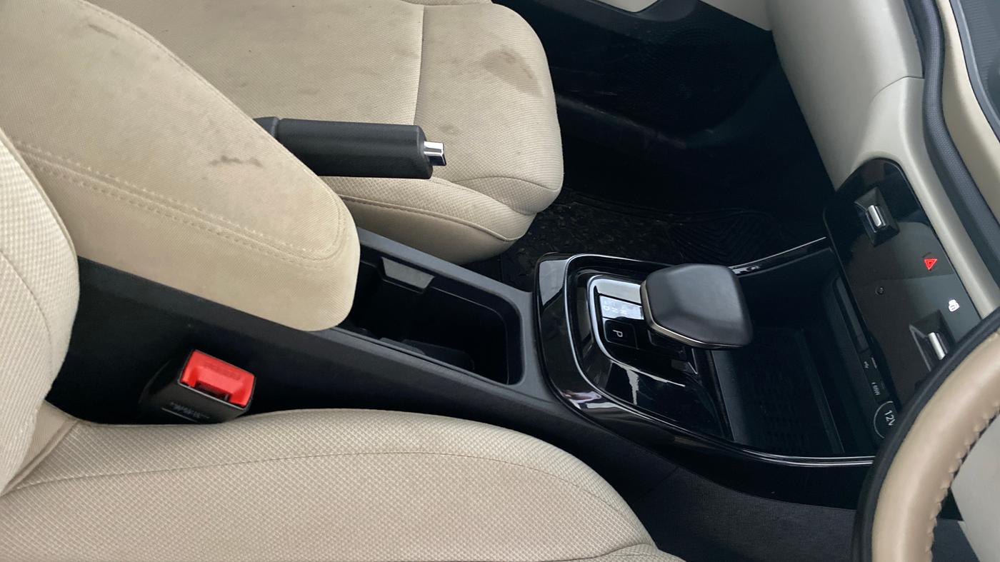 2025 Tata ALTROZ Accomplished Plus S Petrol 6DCT, Petrol, Automatic, 35,037 km, Gear Lever