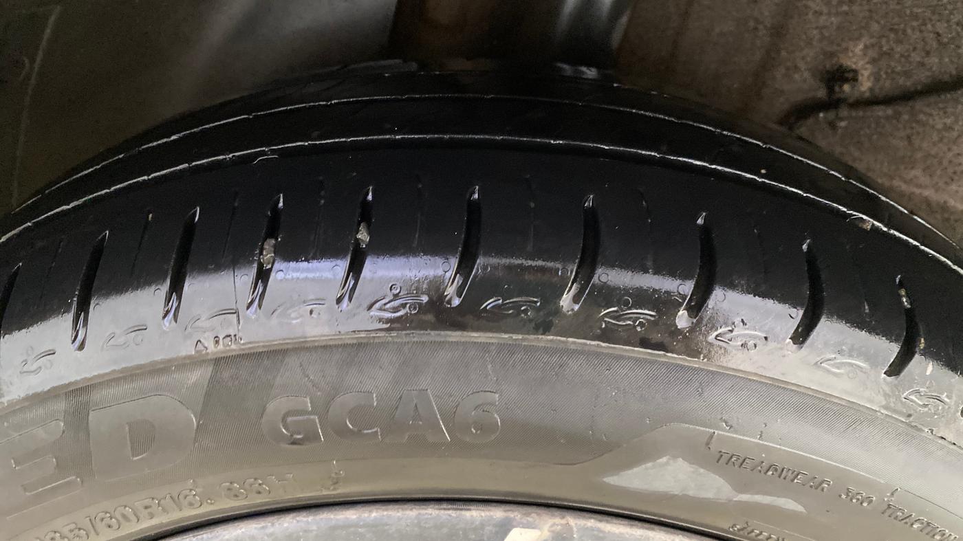 2025 Tata ALTROZ Accomplished Plus S Petrol 6DCT, Petrol, Automatic, 35,037 km, Right Rear Tyre Tread