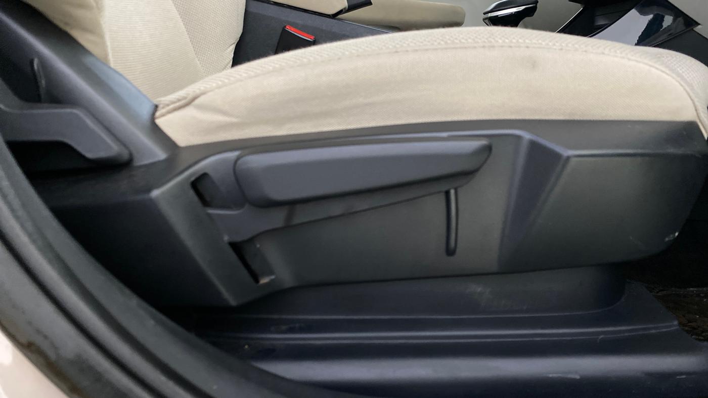2025 Tata ALTROZ Accomplished Plus S Petrol 6DCT, Petrol, Automatic, 35,037 km, Driver Side Adjustment Panel