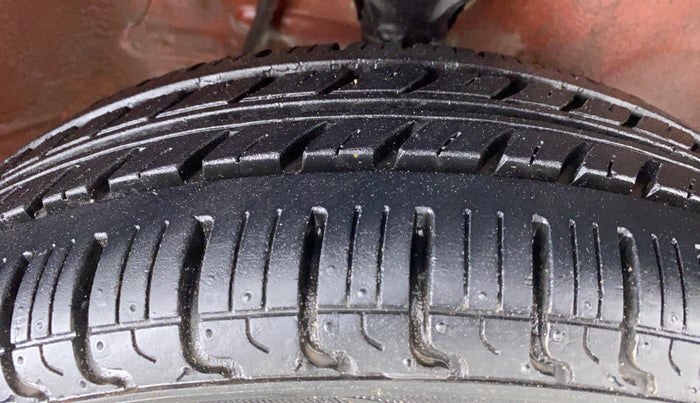 2014 Maruti Alto K10 VXI P, Petrol, Manual, 64,124 km, Right Front Tyre Tread