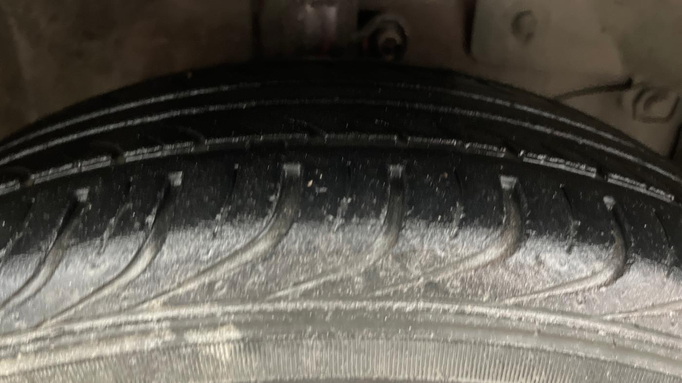 2016 Honda Amaze 1.2L I-VTEC S, Petrol, Manual, 31,253 km, Right Front Tyre Tread