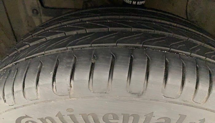 2017 Maruti Vitara Brezza ZDI PLUS DUAL TONE, Diesel, Manual, 66,731 km, Left Front Tyre Tread