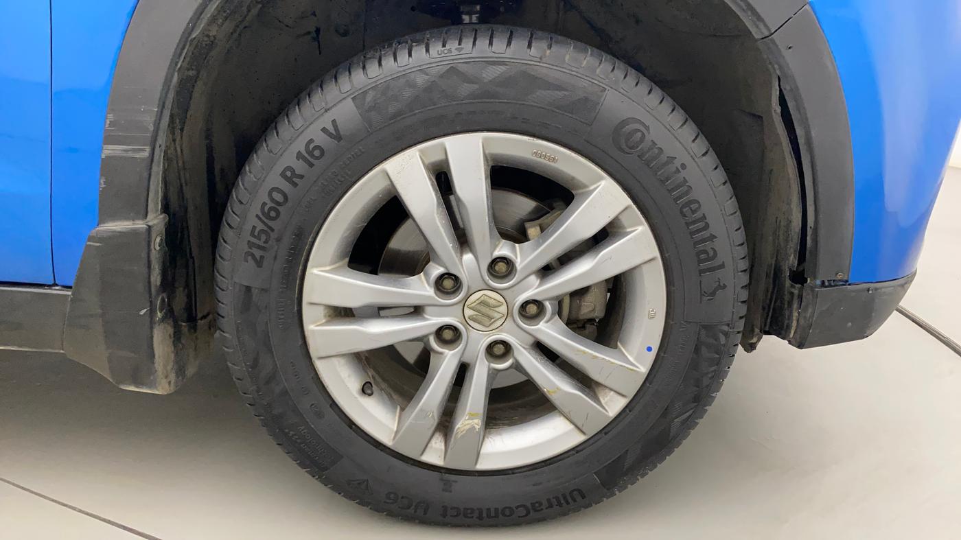 2017 Maruti Vitara Brezza ZDI PLUS DUAL TONE, Diesel, Manual, 66,731 km, Right Front Wheel