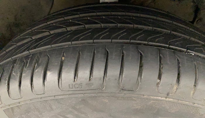 2017 Maruti Vitara Brezza ZDI PLUS DUAL TONE, Diesel, Manual, 66,731 km, Right Front Tyre Tread