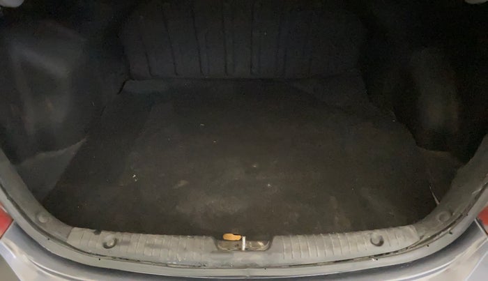 2015 Hyundai Verna FLUIDIC 4S 1.6 VTVT S(O), Petrol, Manual, 51,666 km, Boot Inside