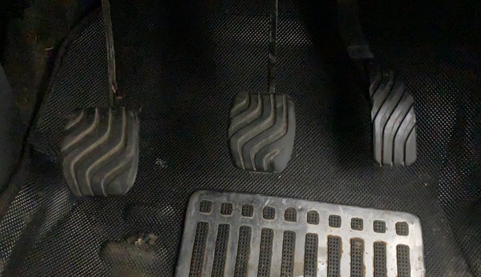 2015 Renault Kwid RXL, Petrol, Manual, 19,902 km, Pedals