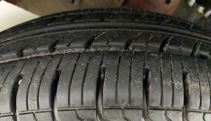 2015 Renault Kwid RXL, Petrol, Manual, 19,902 km, Left Front Tyre Tread