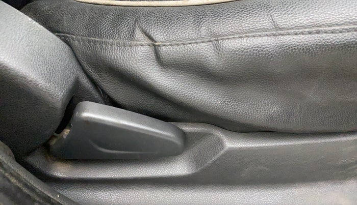 2015 Renault Kwid RXL, Petrol, Manual, 19,902 km, Driver Side Adjustment Panel