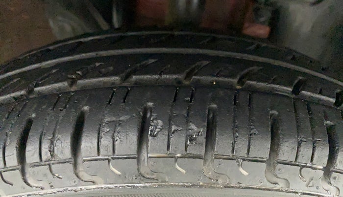 2015 Renault Kwid RXL, Petrol, Manual, 19,902 km, Right Front Tyre Tread