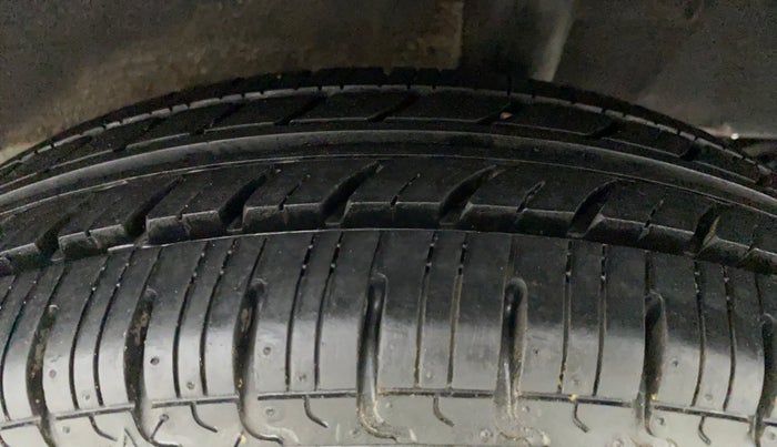 2015 Renault Kwid RXL, Petrol, Manual, 19,902 km, Left Rear Tyre Tread