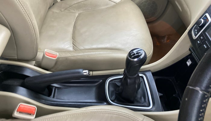 2017 Maruti Ciaz ALPHA 1.4 PETROL, Petrol, Manual, 49,903 km, Gear Lever