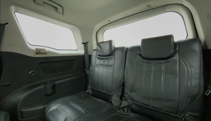 2018 Mahindra XUV500 W5 FWD, Diesel, Manual, 60,096 km, Third Seat Row ( optional )