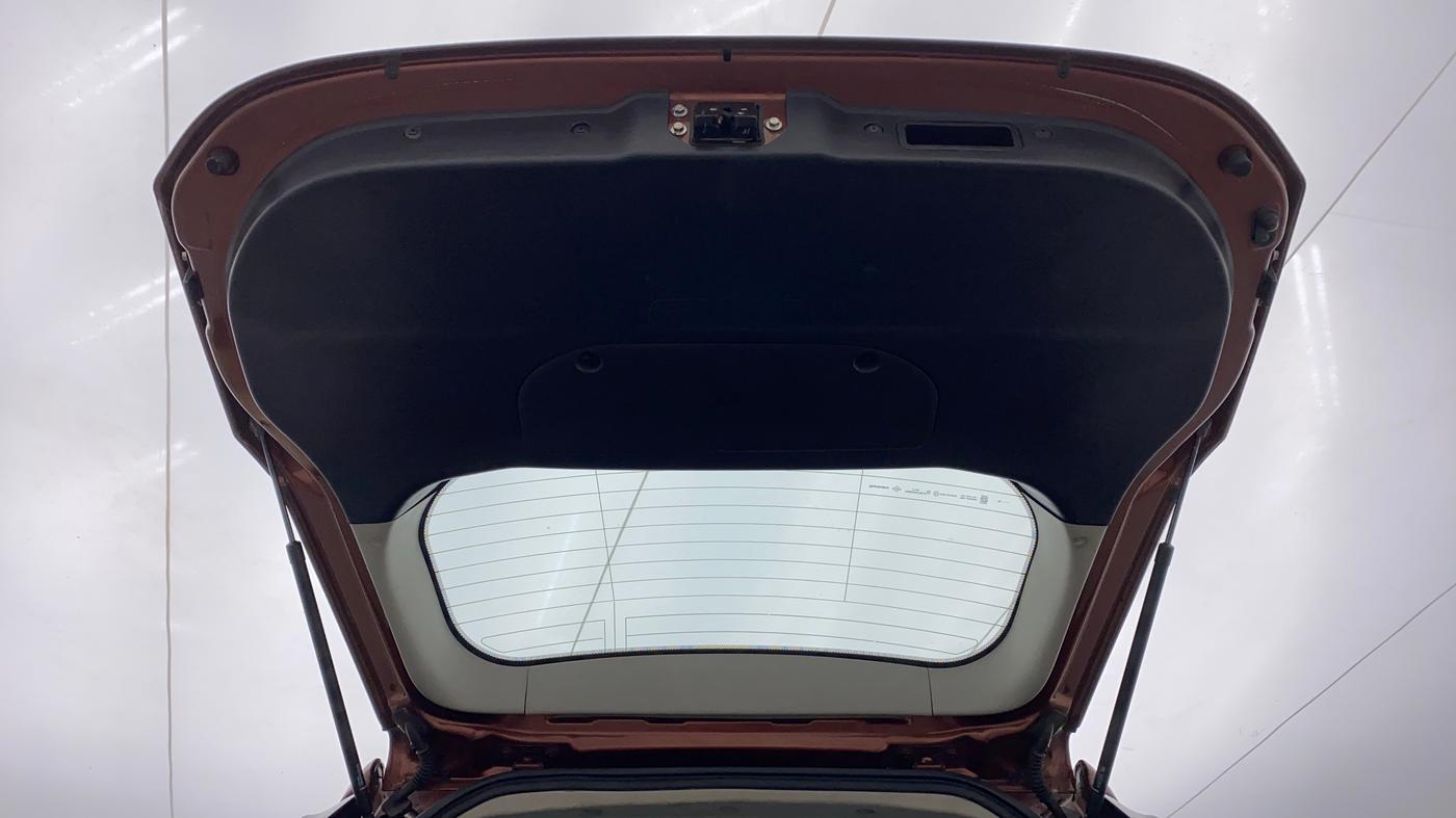2018 Mahindra XUV500 W5 FWD, Diesel, Manual, 60,096 km, Boot Door Open