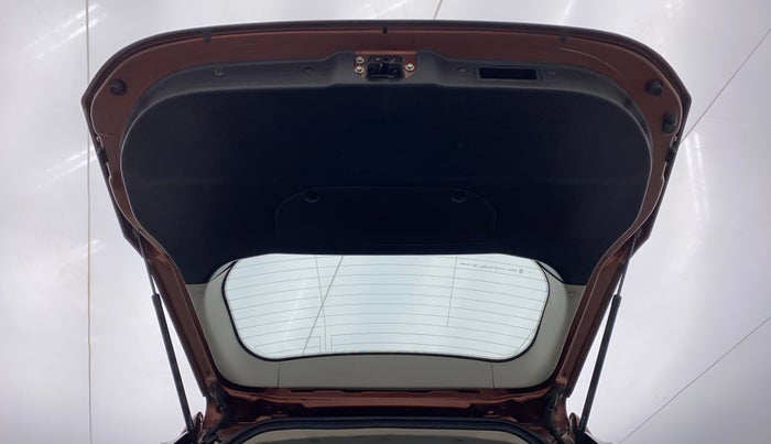 2018 Mahindra XUV500 W5 FWD, Diesel, Manual, 60,096 km, Boot Door Open