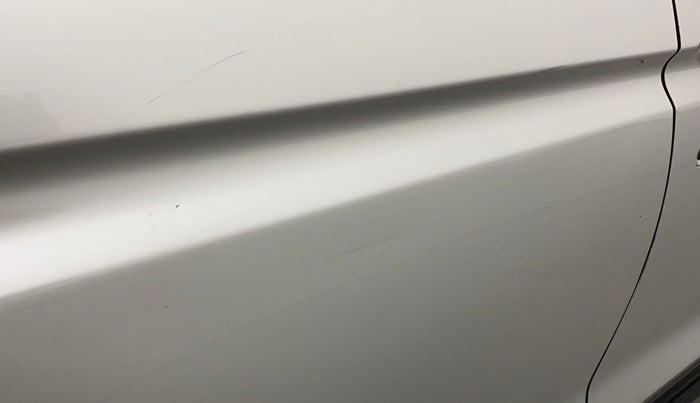 2017 Honda WR-V 1.5L I-DTEC VX MT, Diesel, Manual, 36,814 km, Right rear door - Minor scratches