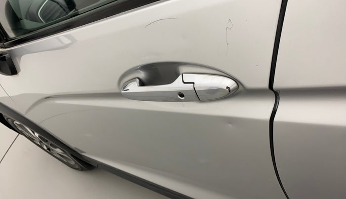 2017 Honda WR-V 1.5L I-DTEC VX MT, Diesel, Manual, 36,814 km, Front passenger door - Slightly dented