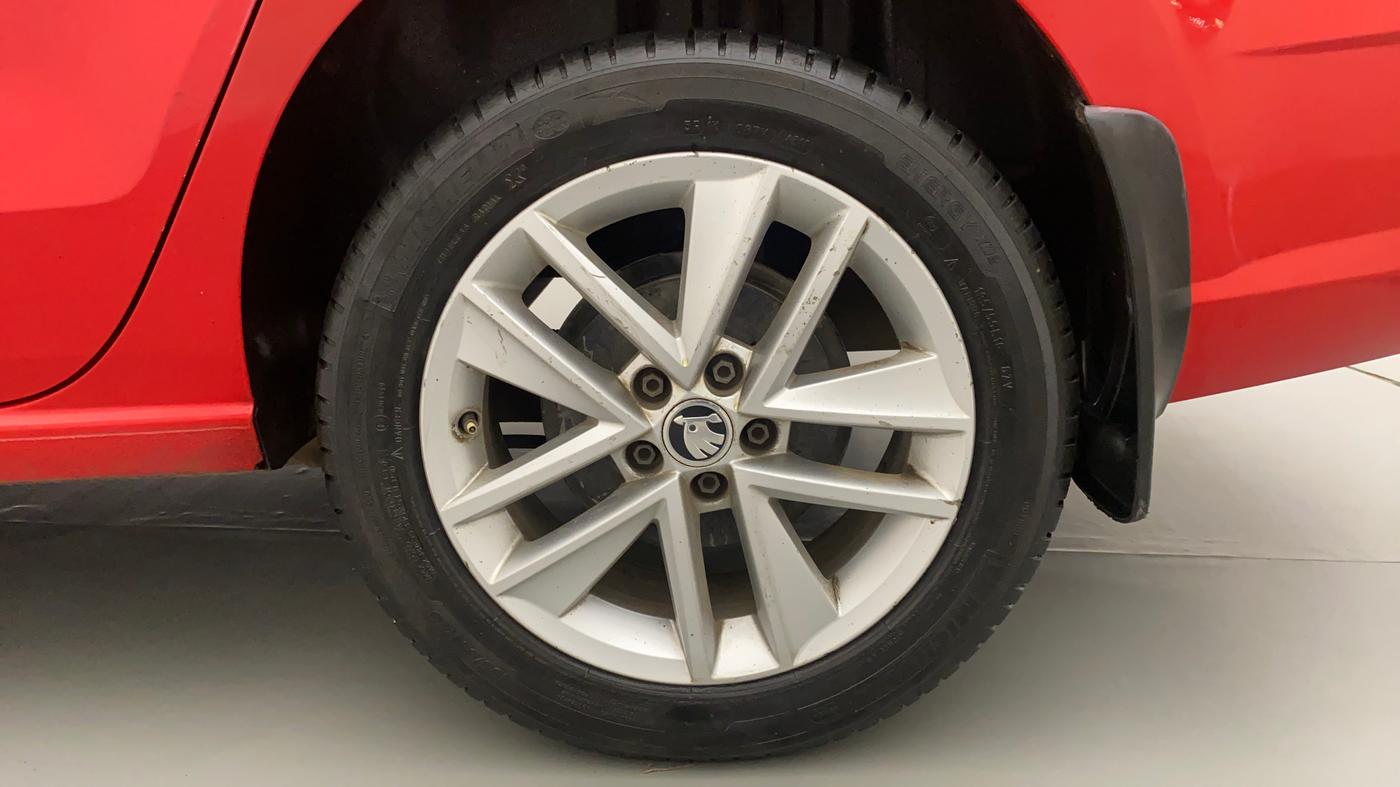 2017 Skoda Rapid STYLE 1.5 TDI AT, Diesel, Automatic, 1,04,045 km, Left Rear Wheel