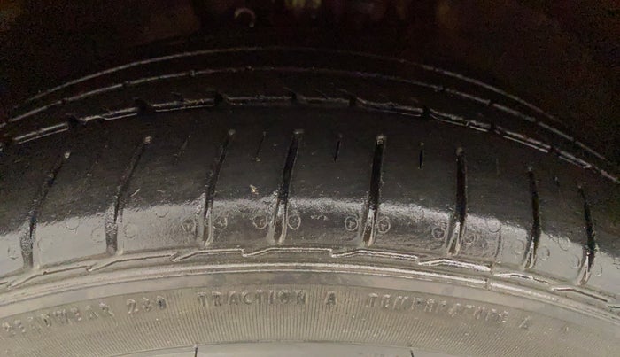2017 Skoda Rapid STYLE 1.5 TDI AT, Diesel, Automatic, 1,04,045 km, Left Front Tyre Tread