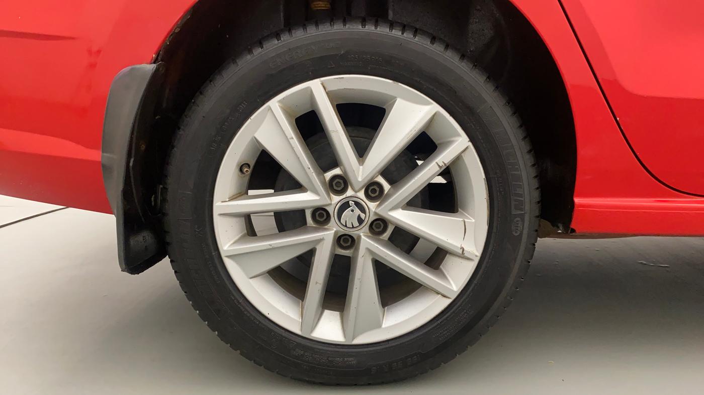 2017 Skoda Rapid STYLE 1.5 TDI AT, Diesel, Automatic, 1,04,045 km, Right Rear Wheel
