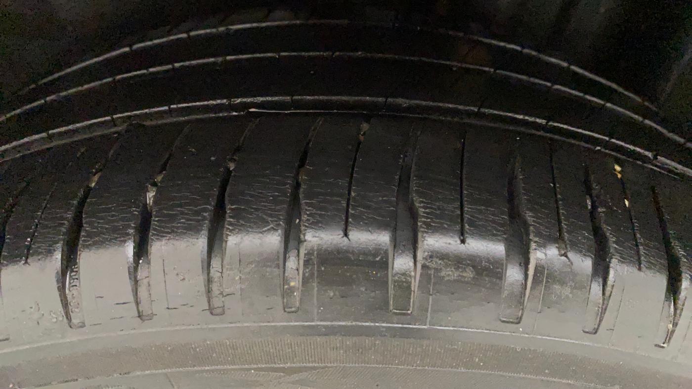 2017 Skoda Rapid STYLE 1.5 TDI AT, Diesel, Automatic, 1,04,045 km, Left Rear Tyre Tread