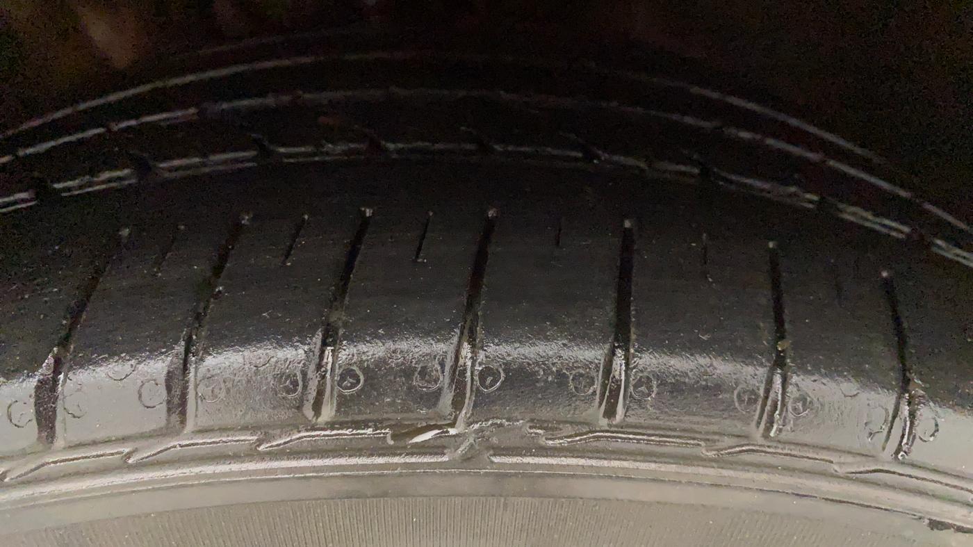 2017 Skoda Rapid STYLE 1.5 TDI AT, Diesel, Automatic, 1,04,045 km, Right Front Tyre Tread