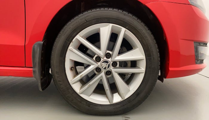 2017 Skoda Rapid STYLE 1.5 TDI AT, Diesel, Automatic, 1,04,045 km, Right Front Wheel