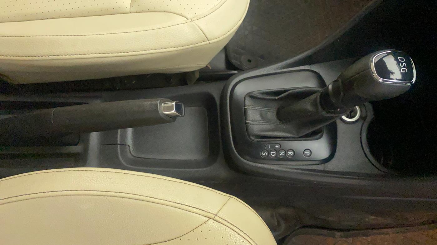 2017 Skoda Rapid STYLE 1.5 TDI AT, Diesel, Automatic, 1,04,045 km, Gear Lever