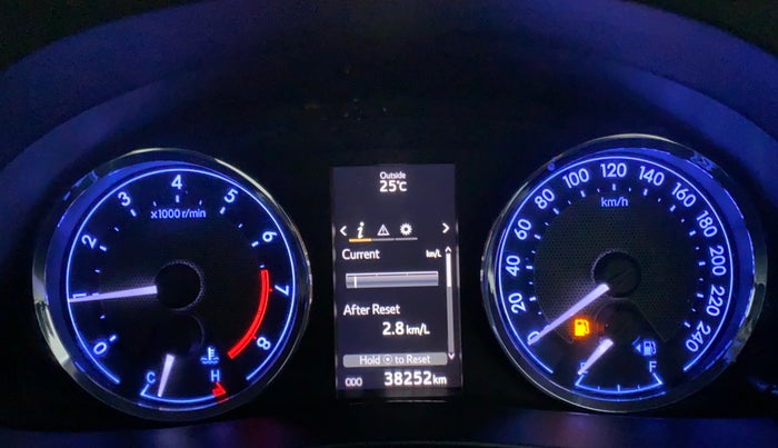 2016 Toyota Corolla Altis G, Petrol, Manual, 38,119 km, Odometer Image