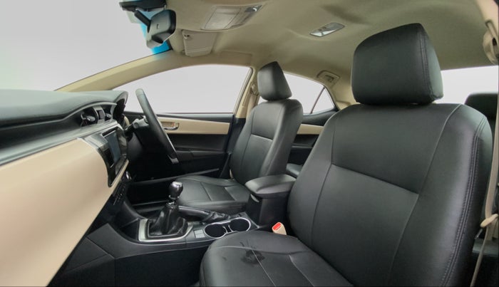 2016 Toyota Corolla Altis G, Petrol, Manual, 38,119 km, Right Side Front Door Cabin