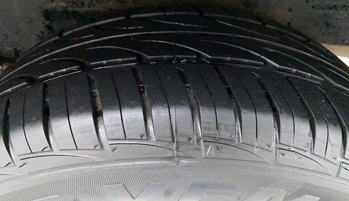 2016 Toyota Corolla Altis G, Petrol, Manual, 38,119 km, Left Rear Tyre Tread