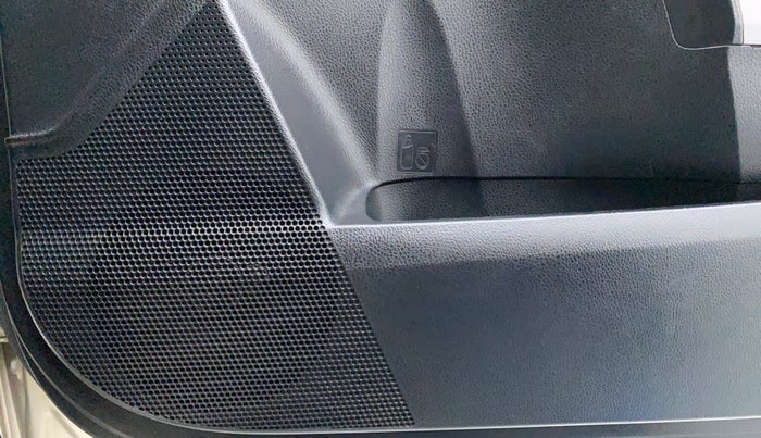 2016 Toyota Corolla Altis G, Petrol, Manual, 38,119 km, Speaker